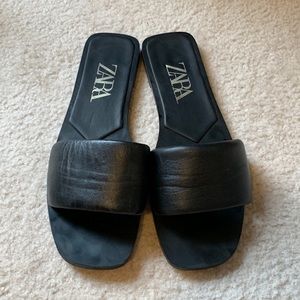Zara black sandals leather slides size 9 slip on square heel flats stylish